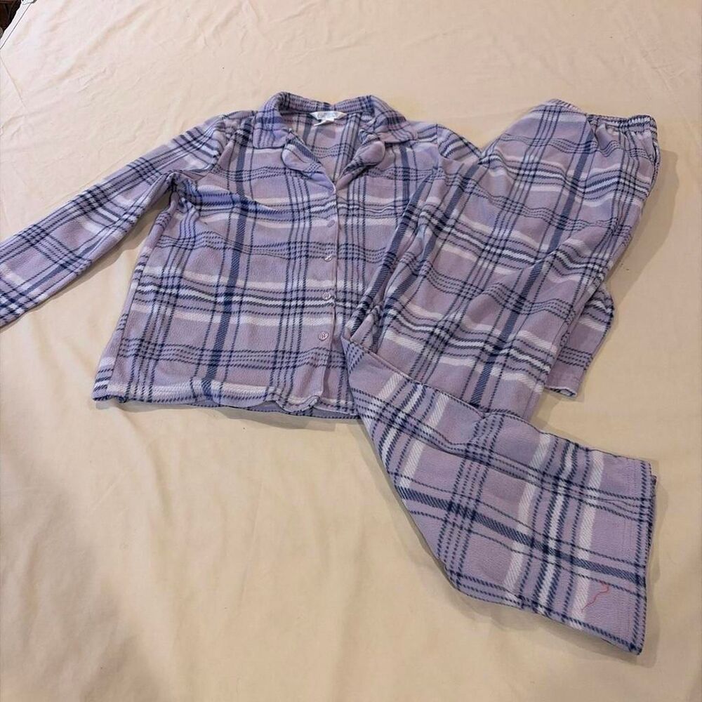 Unbranded Women's Purple and Pink Pajamas